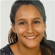 Estudiante de universidad con muchas ganas de ayudar a los alumnos